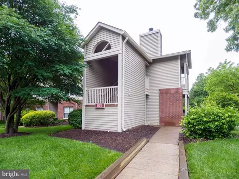 11711 Olde English Dr #11711B, Reston, VA 20190