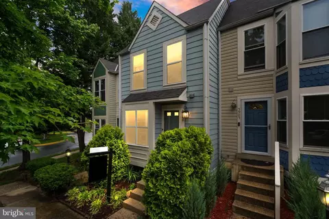 5903 Saint Giles Way, Alexandria, VA 22315