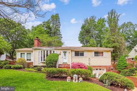 3708 Rose Ln, Annandale, VA 22003