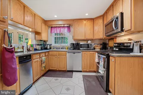 Kitchen - 8460 Rainbow Bridge Ln, Springfield, VA 22153 photo 1 of 1