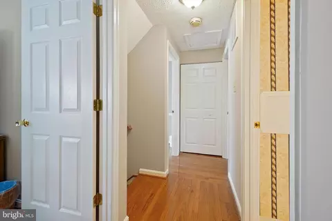 Entry Way - 8460 Rainbow Bridge Ln, Springfield, VA 22153 photo 4 of 5