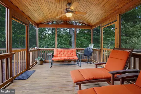Exterior - 8460 Rainbow Bridge Ln, Springfield, VA 22153 photo 3 of 5