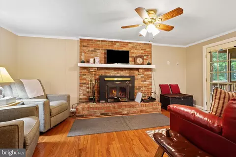 Other - 8460 Rainbow Bridge Ln, Springfield, VA 22153 photo 2 of 9