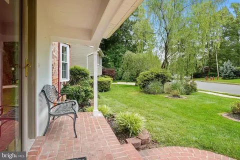 Exterior - 8460 Rainbow Bridge Ln, Springfield, VA 22153 photo 2 of 5