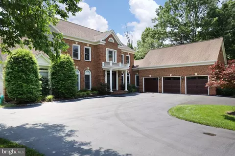 10107 Community Ln, Fairfax Station, VA 22039