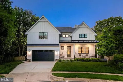 7400 Storm Ct, Falls Church, VA 22043