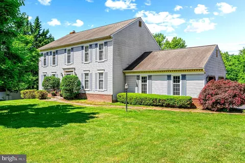 2740 Copper Creek Rd, Herndon, VA 20171