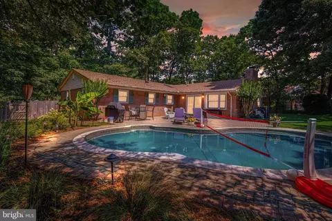 7057 Barbara Rd, Alexandria, VA 22315