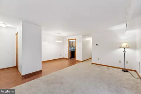 10724 West Dr #104, Fairfax, VA 22030