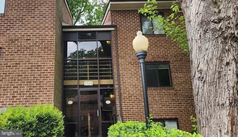 1524 Northgate Sq #12, Reston, VA 20190