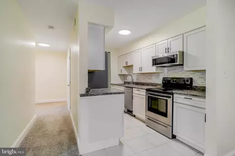 Entry Way - 8360 Dunham Ct #A, Springfield, VA 22152 photo 1 of 1
