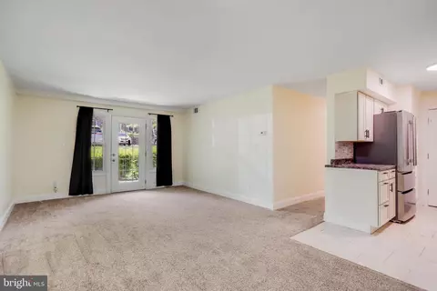 Living - 8360 Dunham Ct #A, Springfield, VA 22152 photo 2 of 3