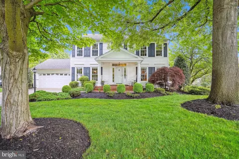13612 Nubian Ct, Herndon, VA 20171