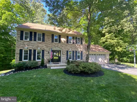 7428 Silver Pine Dr, Springfield, VA 22153