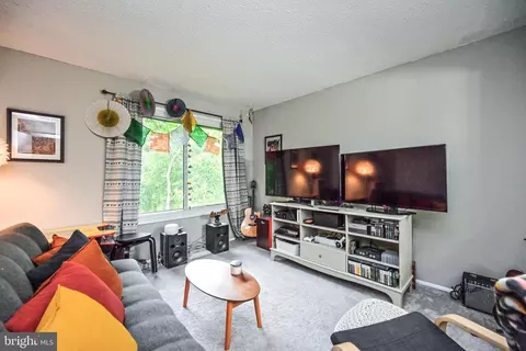 2120 Cartwright Pl, Reston, VA 20191 photo 16