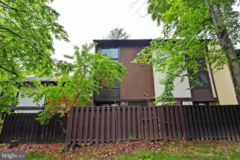 2120 Cartwright Pl, Reston, VA 20191 photo 19