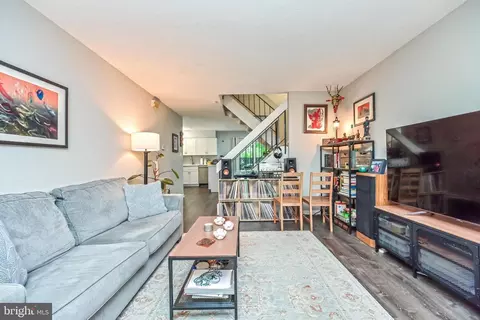 2120 Cartwright Pl, Reston, VA 20191 photo 3
