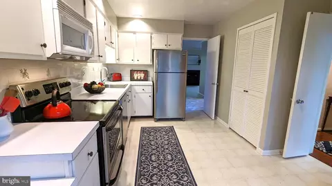 1762 Wainwright Dr, Reston, VA 20190 photo 7