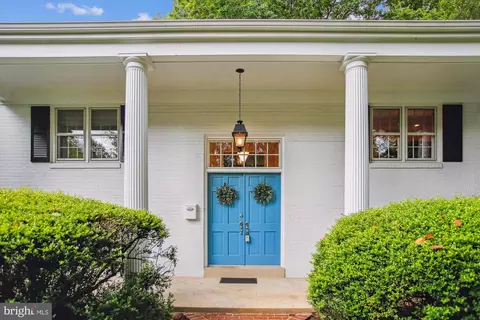3539 Sleepy Hollow Rd, Falls Church, VA 22041