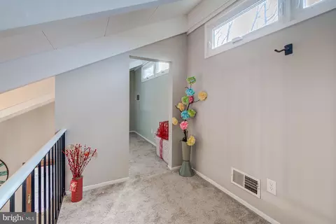 9315 Raintree Rd, Burke, VA 22015 photo 32