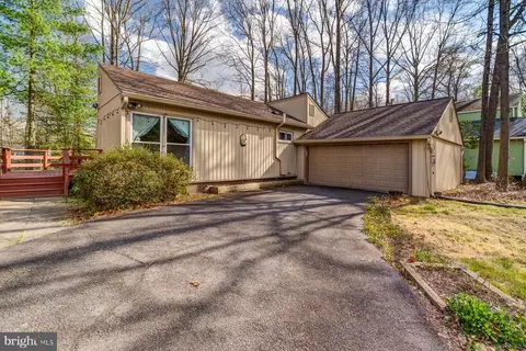 9315 Raintree Rd, Burke, VA 22015