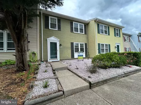 7939 Timarand Ct, Lorton, VA 22079