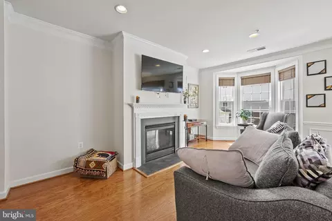 2527 Pascal Pl, Herndon, VA 20171 photo 5