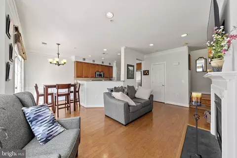 2527 Pascal Pl, Herndon, VA 20171 photo 6