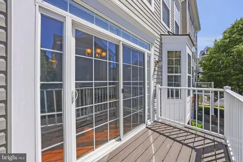 2527 Pascal Pl, Herndon, VA 20171 photo 9