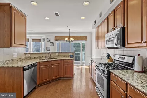2527 Pascal Pl, Herndon, VA 20171 photo 13