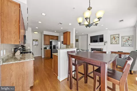 2527 Pascal Pl, Herndon, VA 20171 photo 10