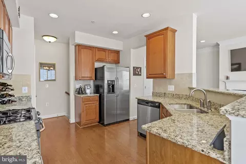 2527 Pascal Pl, Herndon, VA 20171 photo 11