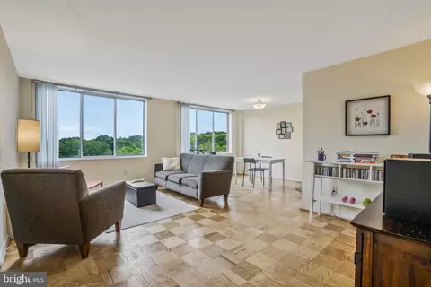 6641 Wakefield Dr #912, Alexandria, VA 22307