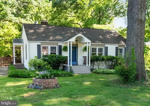 2705 Boswell Ave, Alexandria, VA 22306