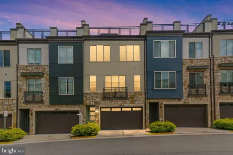 2869 Lowen Valley Rd, Alexandria, VA 22303