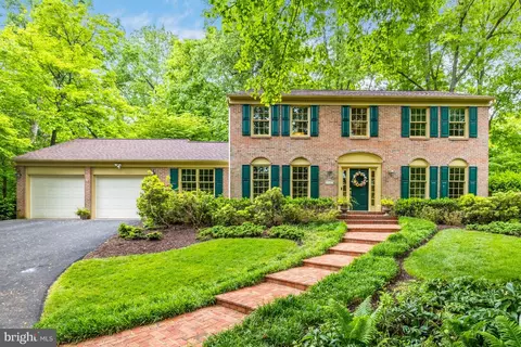 10101 Alsace Ct, Great Falls, VA 22066