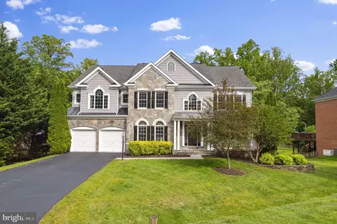 4809 Briggs Rd, Fairfax, VA 22030