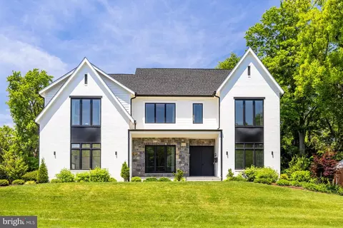 6924 Hector Rd, Mclean, VA 22101