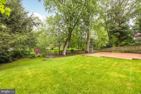 Exterior - 1437 Cola Dr, Mclean, VA 22101 photo 6 of 6