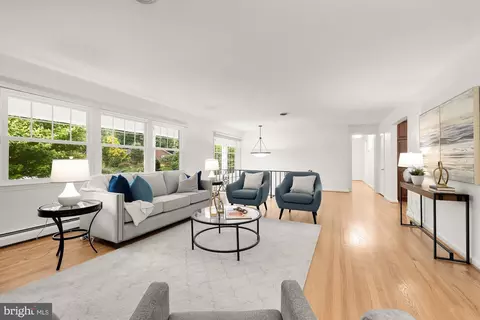 Living - 1437 Cola Dr, Mclean, VA 22101 photo 2 of 5