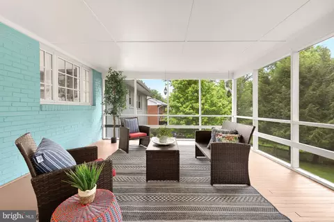Exterior - 1437 Cola Dr, Mclean, VA 22101 photo 4 of 6
