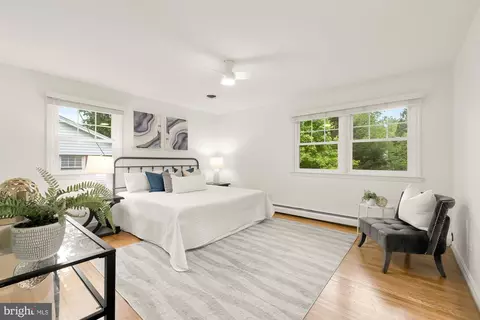 Bedroom - 1437 Cola Dr, Mclean, VA 22101 photo 1 of 7