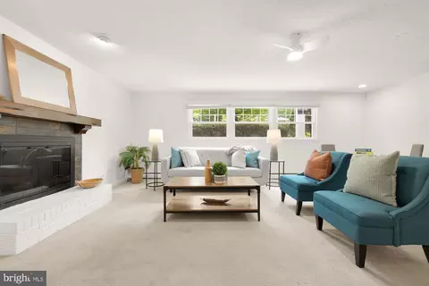 Living - 1437 Cola Dr, Mclean, VA 22101 photo 3 of 5