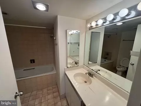 1808 Old Meadow Rd #107, Mclean, VA 22102 photo 17