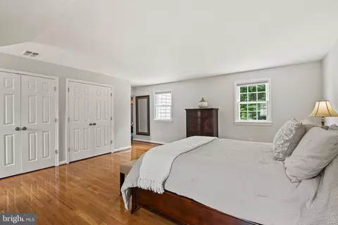 Bedroom - 1213 Meadow Green Ln, Mclean, VA 22102 photo 2 of 6