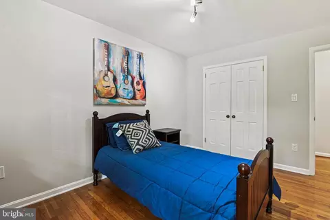 Bedroom - 1213 Meadow Green Ln, Mclean, VA 22102 photo 3 of 6