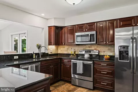 Kitchen - 1213 Meadow Green Ln, Mclean, VA 22102 photo 2 of 4