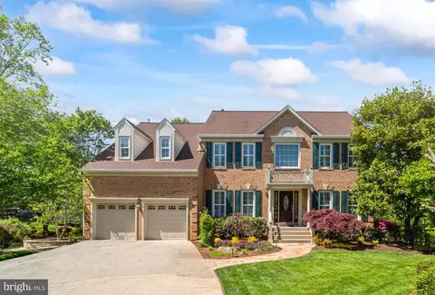 13502 Heathrow Ln, Centreville, VA 20120