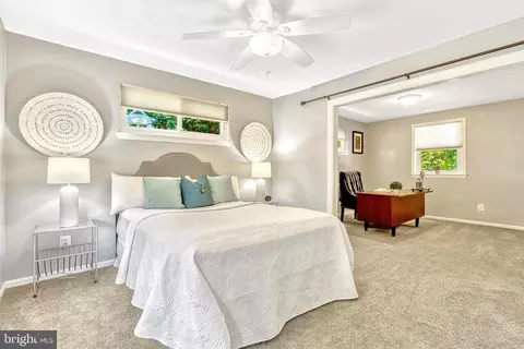 Bedroom - 5405 Rolling Rd, Springfield, VA 22151 photo 3 of 10