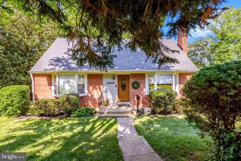 Exterior - 5405 Rolling Rd, Springfield, VA 22151 photo 2 of 19